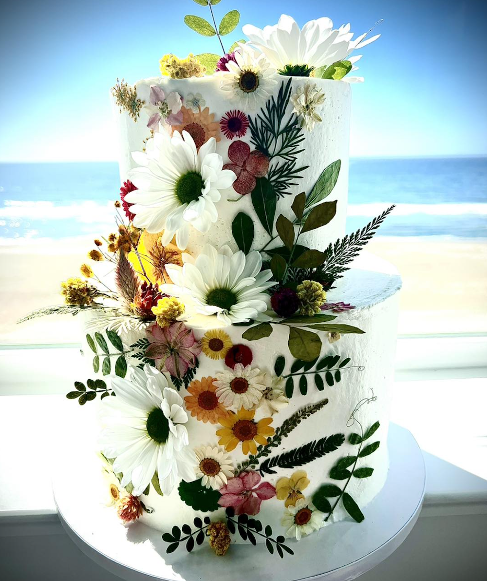 My Petite Sweet wedding cake at the beach in Lincoln City